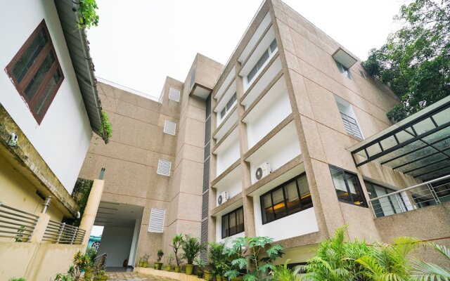 Mookkannoor Tourist Home by OYO Rooms