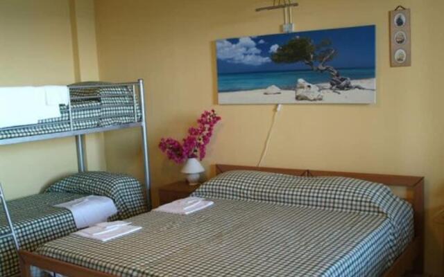 Cirucco Bay Hotel & Camping