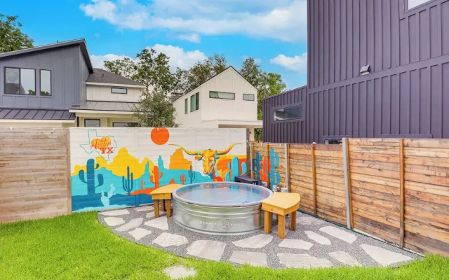 Modern Austin Retreat w/ Heated Cowboy Pool!