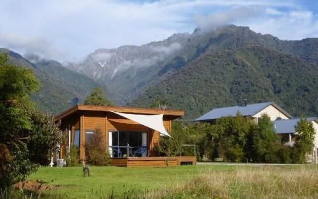 Ribbonwood Retreat B & B in the heart of the Westland National Park