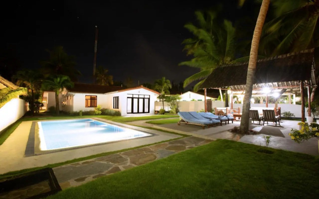 Oasys House - Beautiful Private Beach Front Home