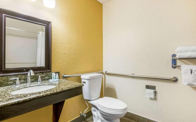 Quality Inn & Suites Leesburg Chain of Lakes