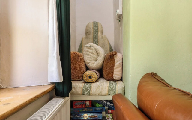 Bwthyn Gwyn Ty'n Y Pant