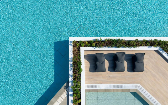 Hotel Niriides Beach