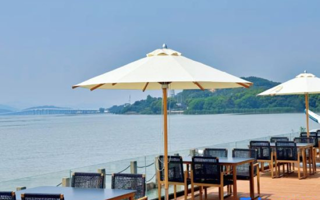 Clover By The Lake – Outside – Suzhou