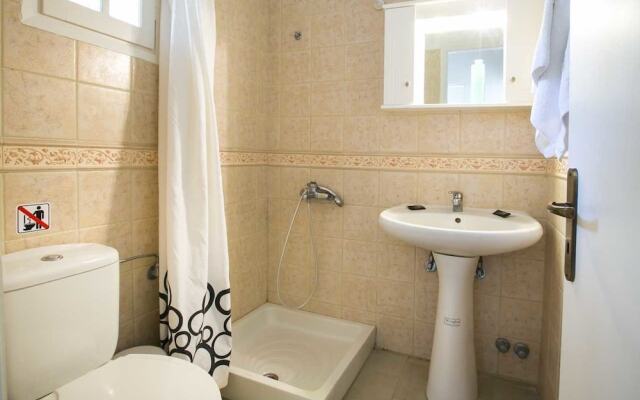 Irena Studios And Apartments