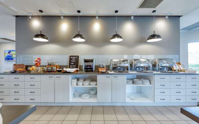 Best Western Airport Motel and Convention Centre