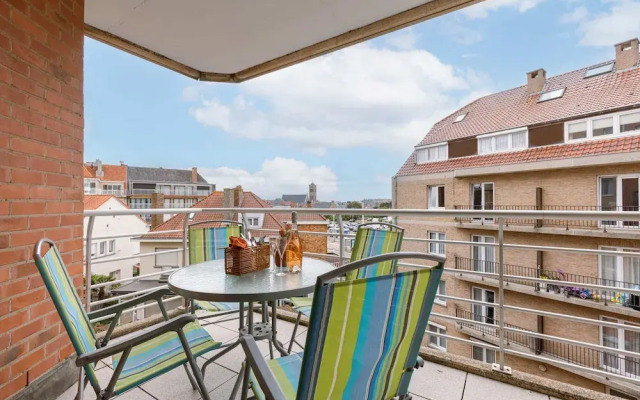Cosy Apartment With 2 Terraces Right at the Beach