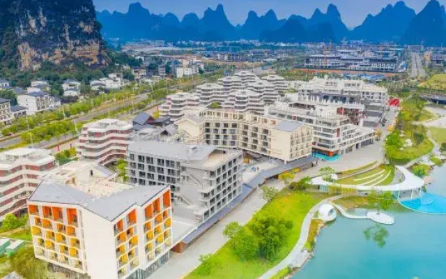 Yangshuo Hidden Place Mansion (Yulong River)