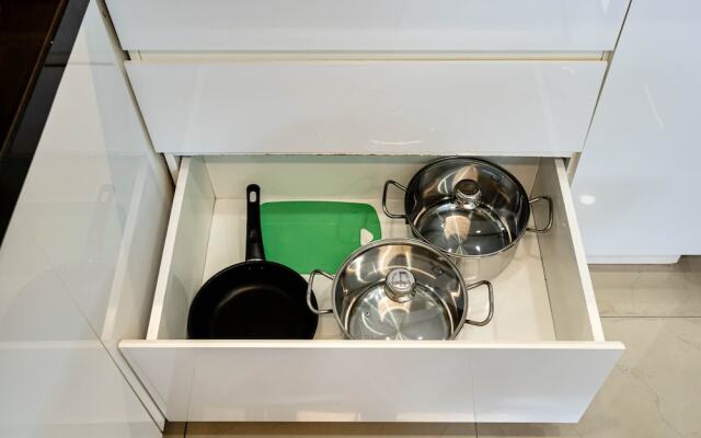 WE HOME Ton That Tung