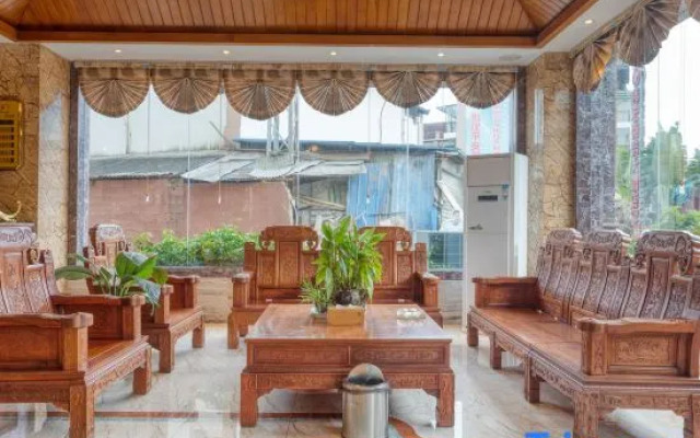 Xishuangbanna Jinghong Weihong Grand Hotel (Airport)