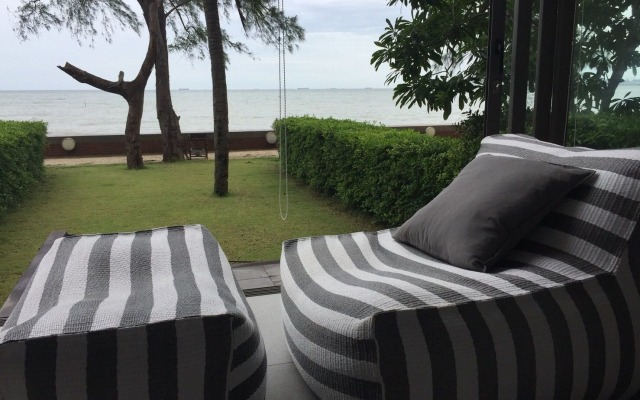 Baan Sandbox Pattaya Beachfront Villa