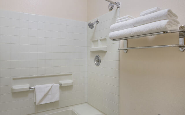 Quality Inn Fresno Yosemite Airport