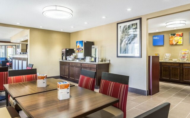 All American Inn & Suites Norwalk