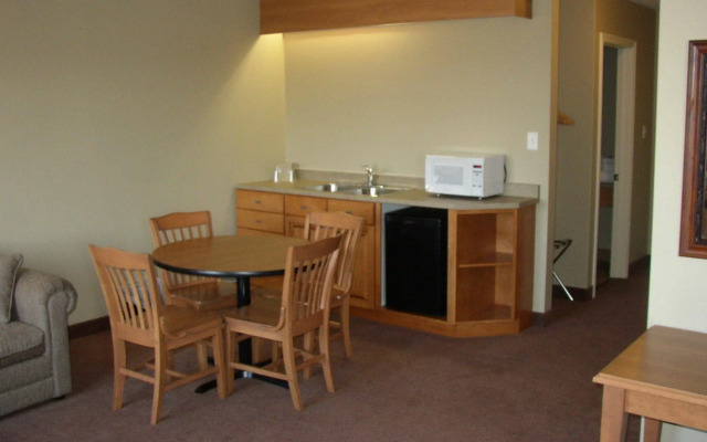 Auberge Bouctouche Inn & Suites