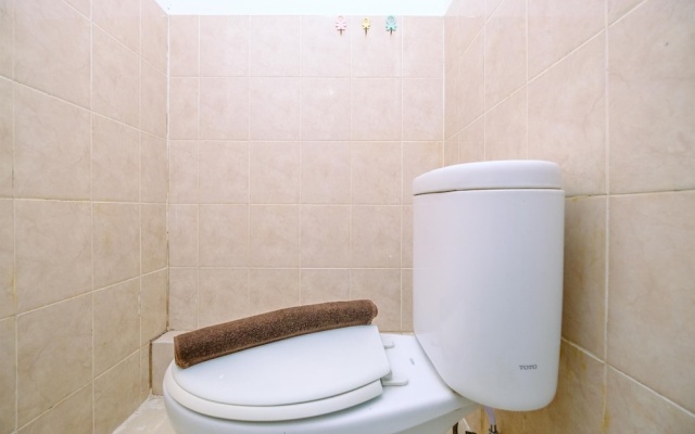 Homey And Fully Furnished Studio At Green Bay Pluit Apartment – Bathroom – Jakarta