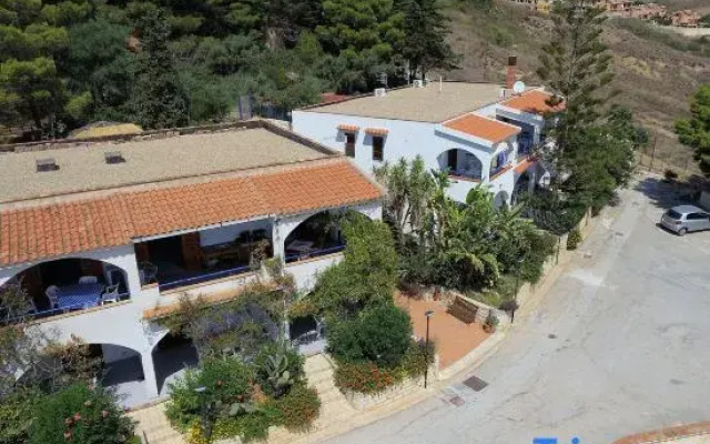 Two Room Apartment Near the Beach 2
