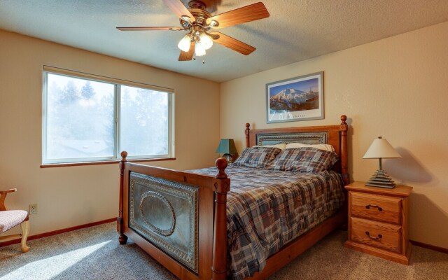 Larkspur Trail 3 Bedroom Home by RedAwning