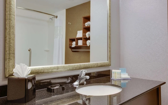 Hampton Inn & Suites Philadelphia/Bensalem