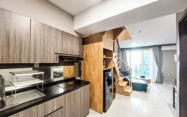 Good And Homey 2Br Loft At Grand Jati Junction Apartment