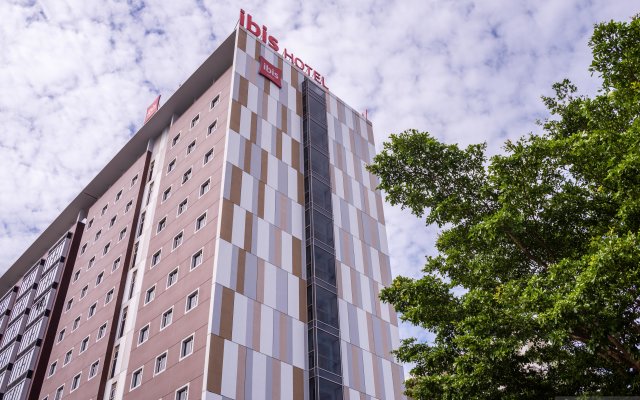 ibis Saigon South