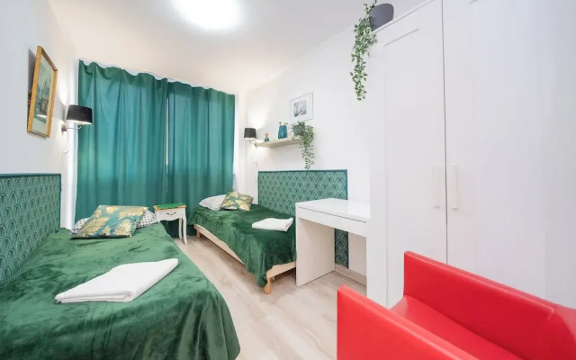 UNIT Warszawa Centrum Room by Metro Rondo ONZ