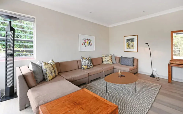 Cozy 2-bed Apartment Below Table Mountain