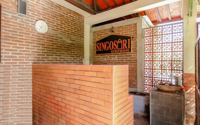 OYO 1361 Singosari Family Residence