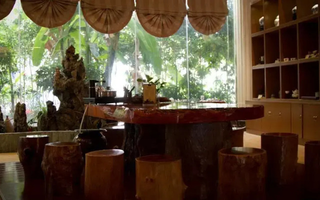 Pu'er Jingland Hotel