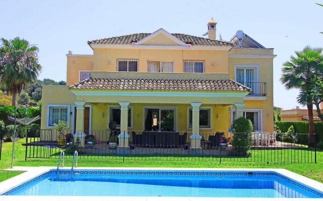 1106- Bel Air Family Villa