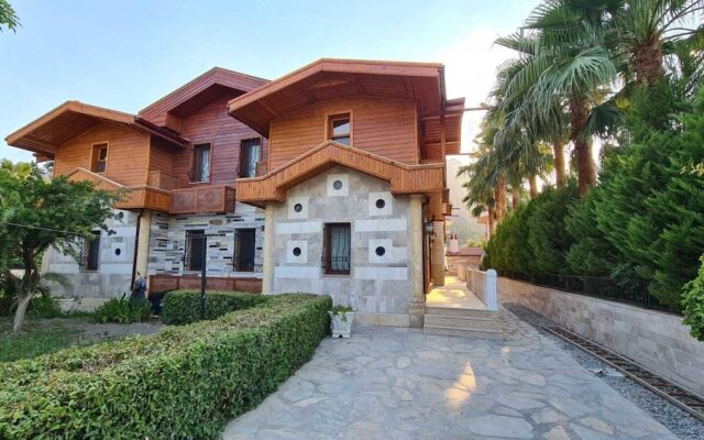 Stunning 4-bed Villa in Dalyan Plus 2 Apartments