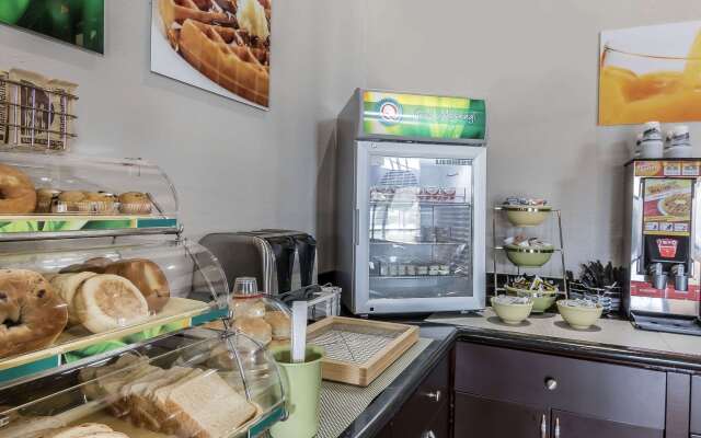 Quality Inn & Suites Stuttgart North