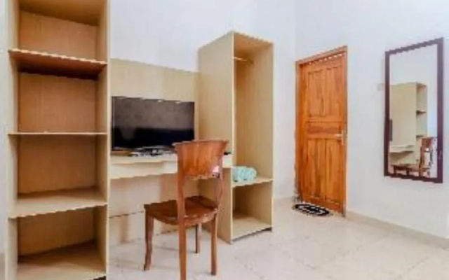 Griya Limasan Hotel by ZUZU