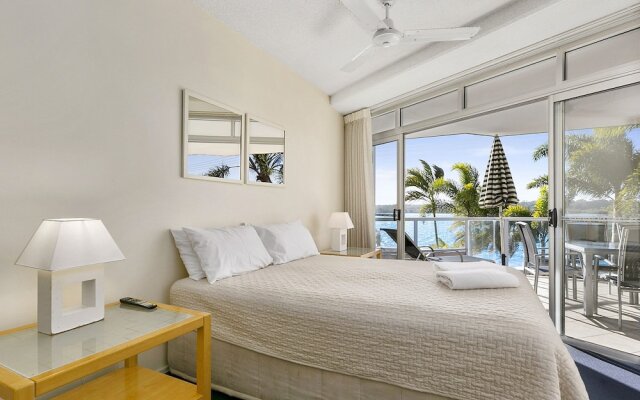 Endless Water Views in Noosaville Noosa Heads - Unit 3 Noosa Moorings, 303 Gympie Terrace – Guest Rooms – Noosaville