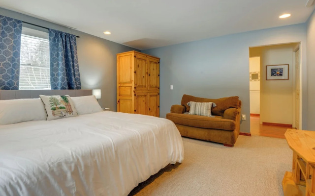 Ski, Golf & Hike: Spacious Dover Retreat!