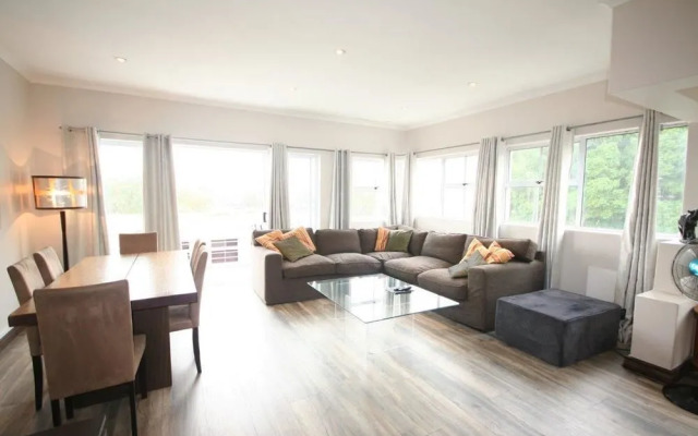 York Mews 14 by CTHA