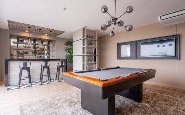 Modern Apts Pool Gym BBQ Simply Comfort