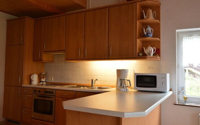 Cozy Holiday Home with Garden in Gees