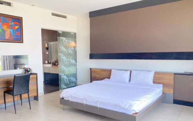 VILLA ARIA RESORT, THE SEA BY 10m,Biển và hồ bơi riêng – Guest Rooms – Vung Tau