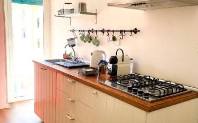 Eufonia Vinyl Friendly Apartment