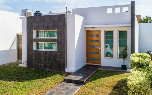 Casa moderna en segura Residencial Hacienda Chetumal