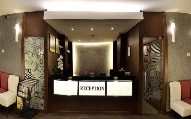 RoomZ Hotel