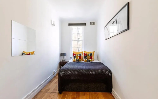 Modern 2 Bedroom Flat Near Queensway