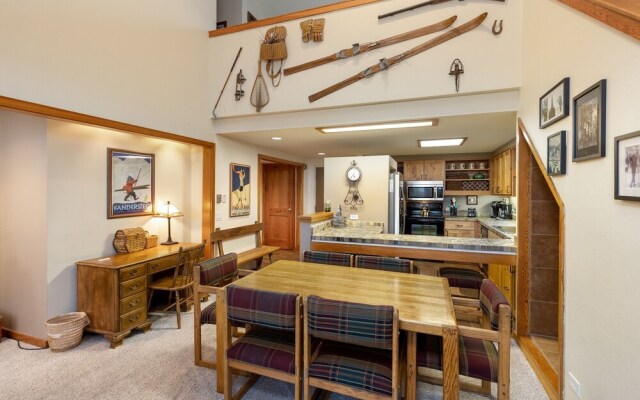 2130 The Pines 1 Bedroom Condo by RedAwning