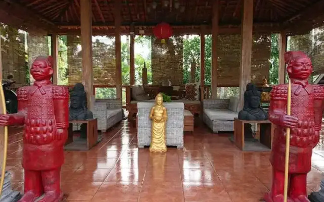 Astuti Gallery Homestay