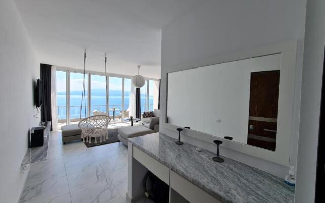 Infinity Sea View Penthouse