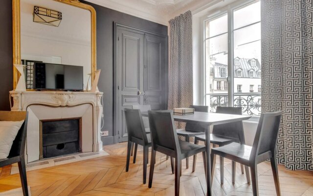 Superb Bright and Luxurious apt in Montogueil