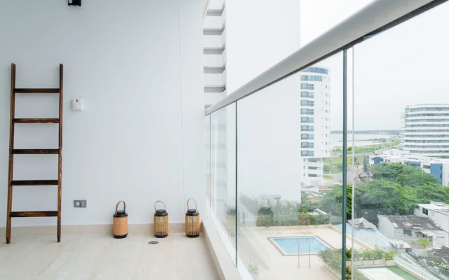 w Spectacular Loft With Balcony in Crespo