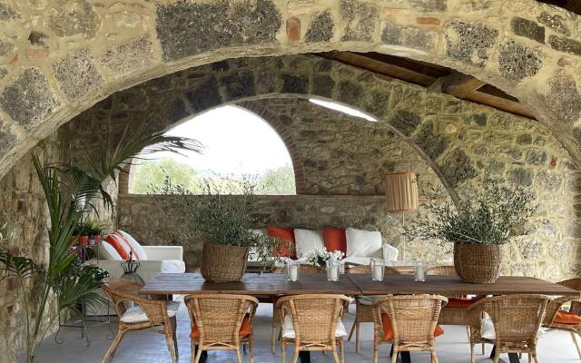 Beautiful Modern Villa IN THE Tuscan Countryside-villa Conti