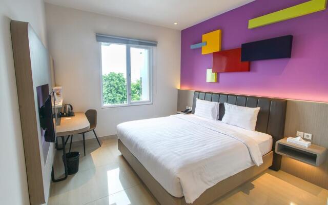 Zoom Dharmahusada Hotel